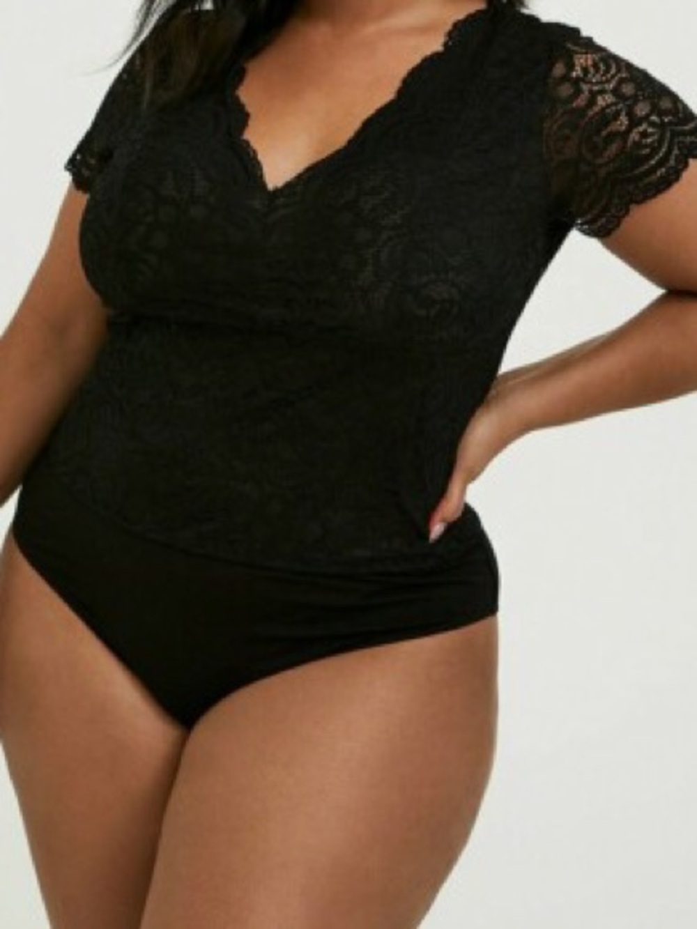 Torrid Black V-Neck Lace Bodysuit Short Sleeves
Scalloped Trim Size 1X 14/16